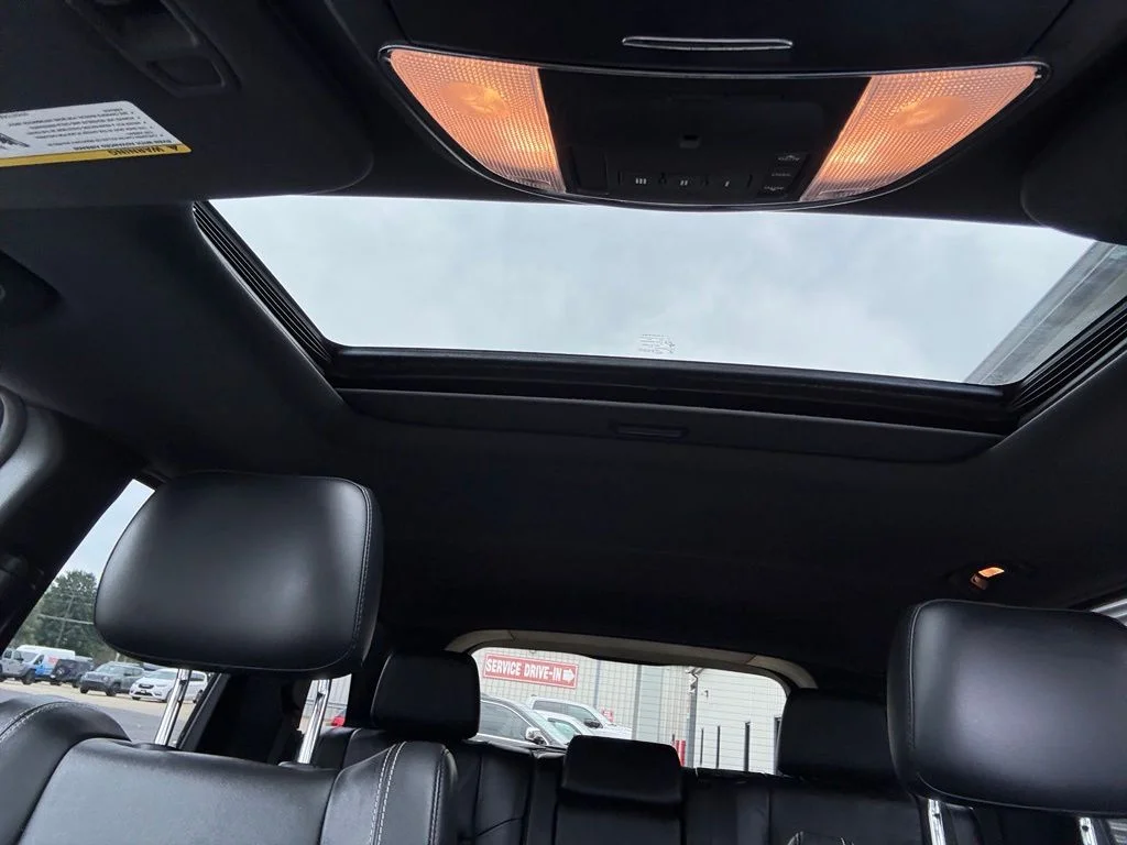 Used 2014 Silver Jeep Limited image 29