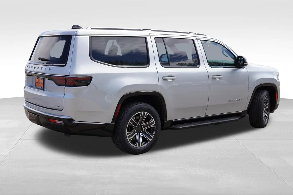 Used 2024 Silver Zynith Jeep Series II image 4