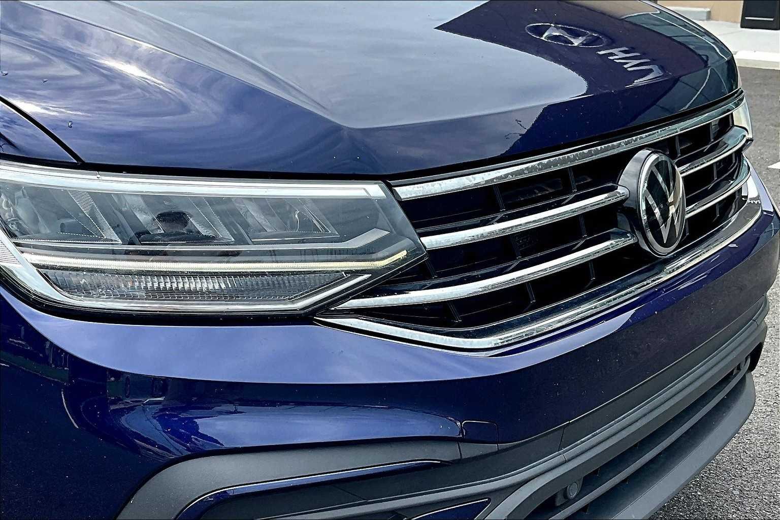 Used 2022 Atlantic Blue Metallic Volkswagen SE image 29