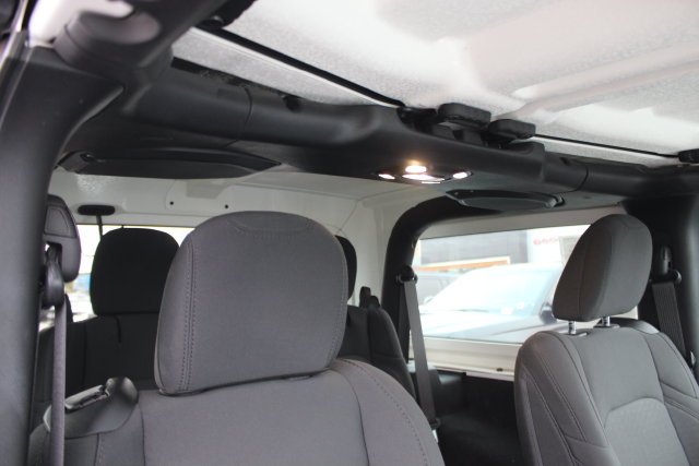 Used 2020 White Jeep Sport S image 29