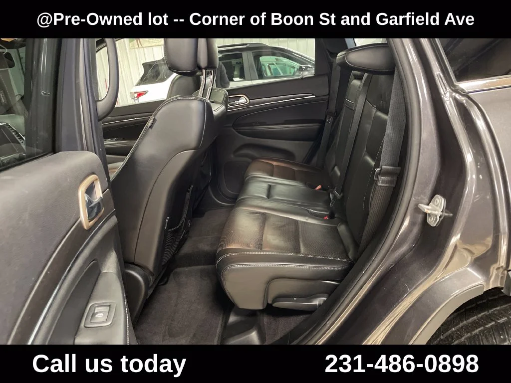 Used 2016 Gray Jeep Limited image 11