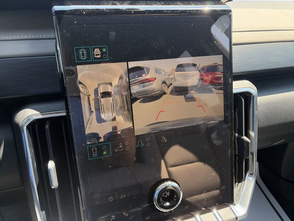 New 2026 Sterling Metallic GMC Elevation image 23