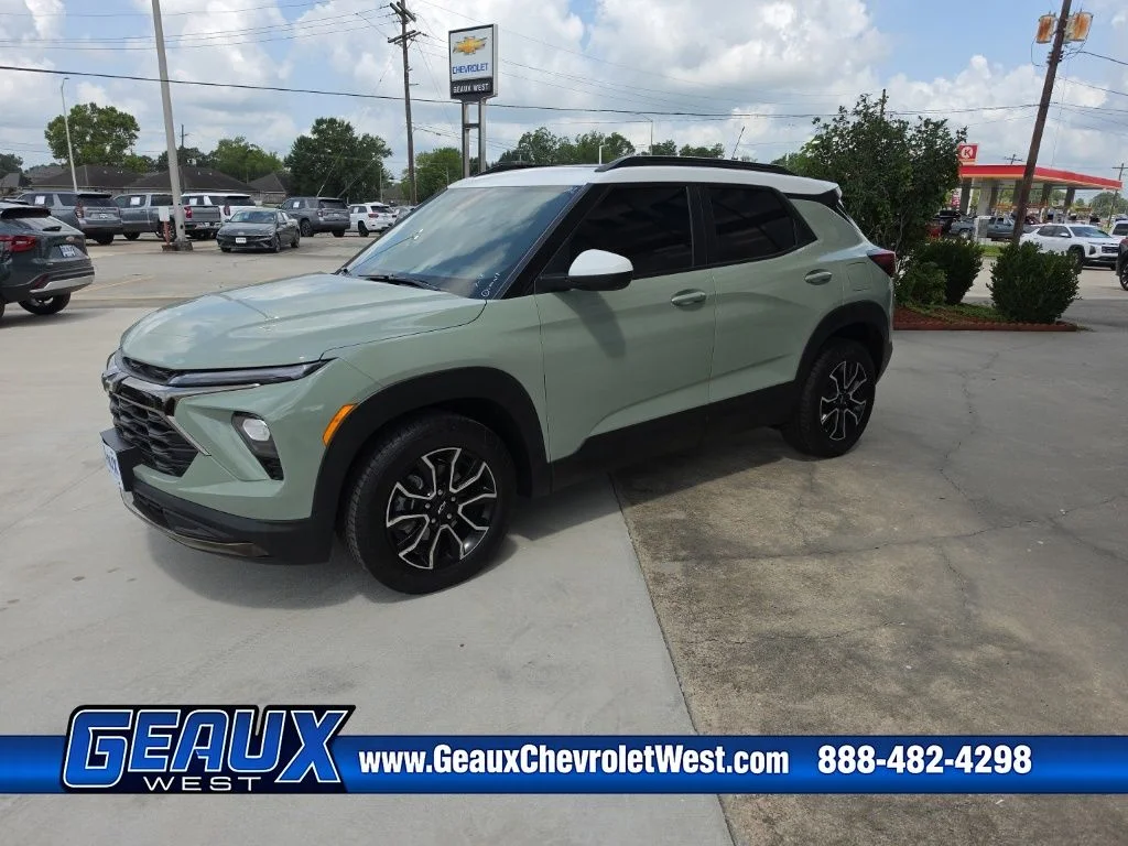 Used 2025 Green Chevrolet ACTIV image 5