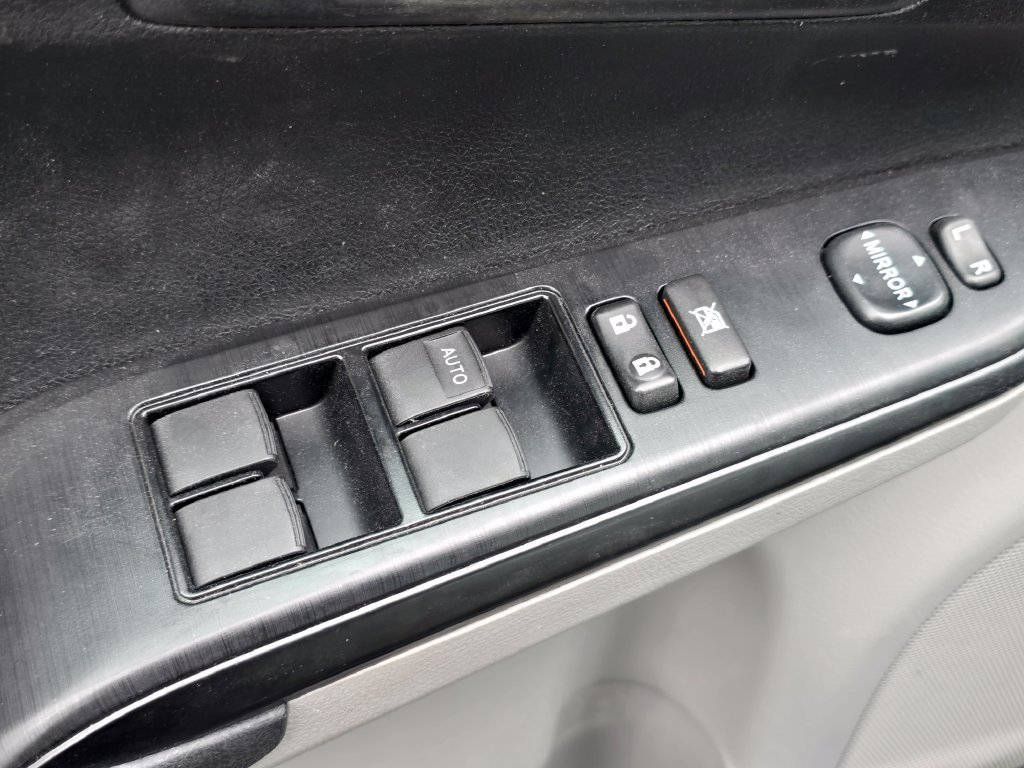 Used 2014 Gray Toyota LE image 16