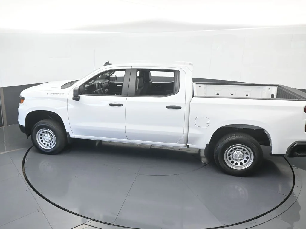 Used 2026 Summit White Chevrolet WT image 41