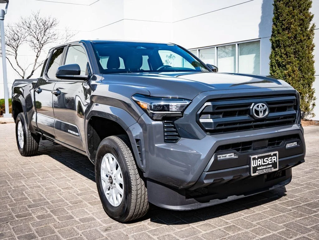 Used 2025 Underground Toyota SR5 image 5