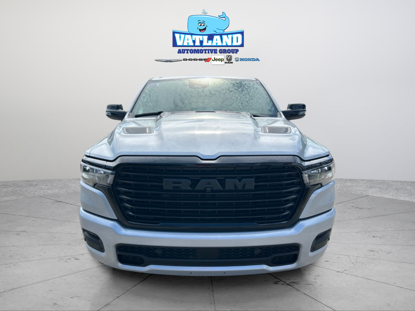 New 2026 Silver Zynith Exterior Paint RAM Laramie image 21