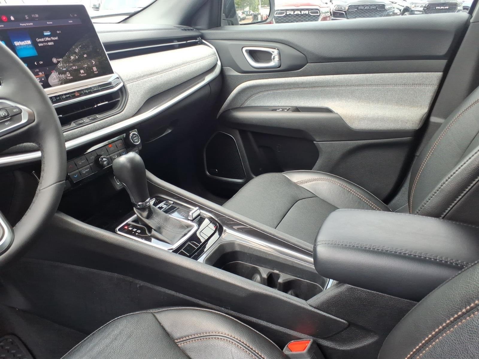 Used 2023 Bright White Clearcoat Jeep Latitude Lux image 22