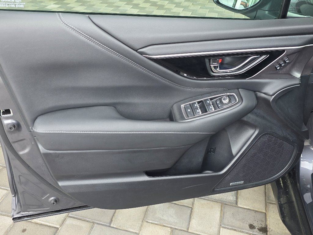 Used 2025 Magnetite Gray Metallic Subaru Limited image 33