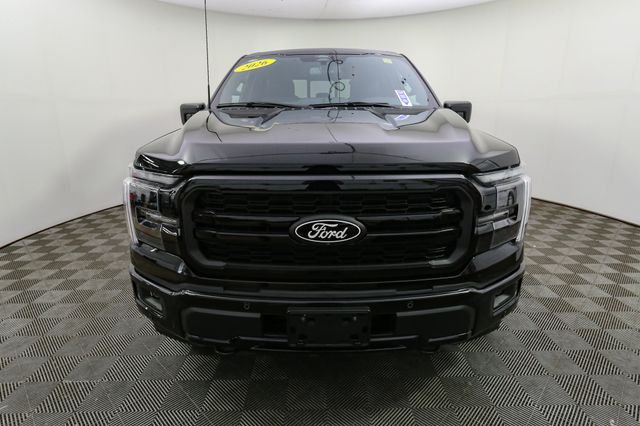 Used 2026  Ford Lariat image 4