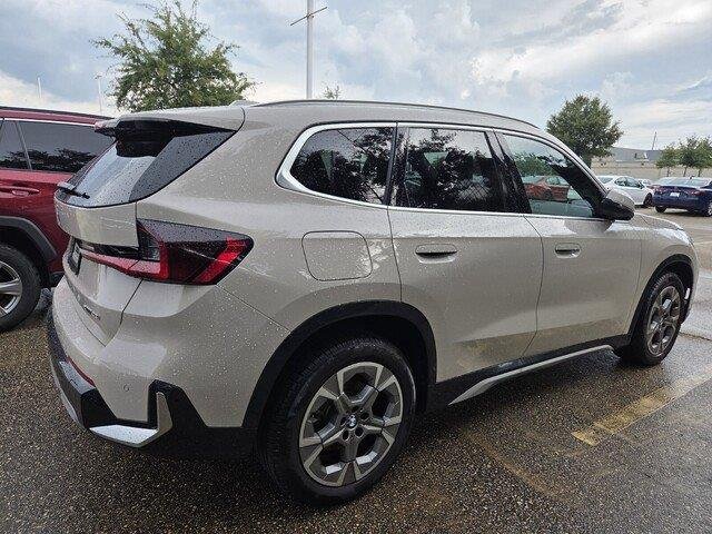 Used 2026 Dune Grey Metallic BMW xDrive28i image 5