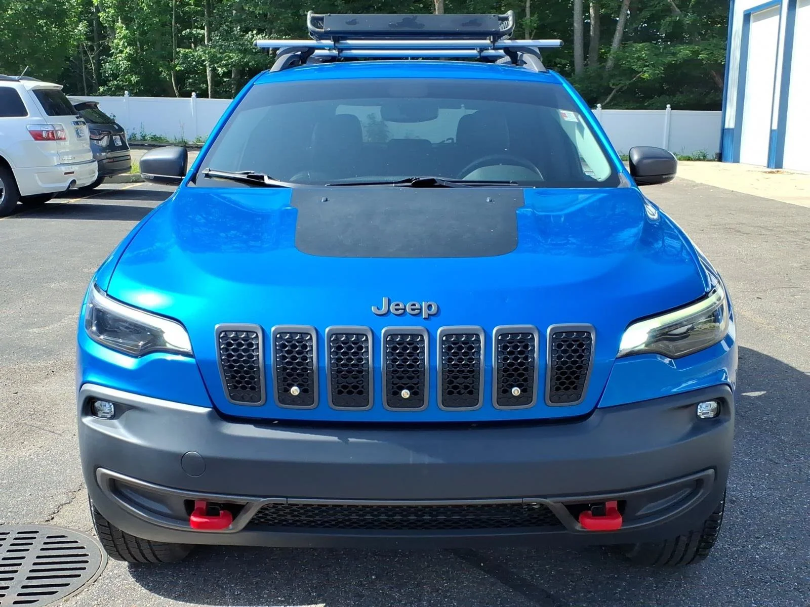 Used 2019 Hydro Blue Pearlcoat Jeep Trailhawk image 2