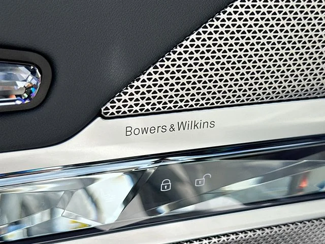Used 2023 White BMW 760i xDrive image 19