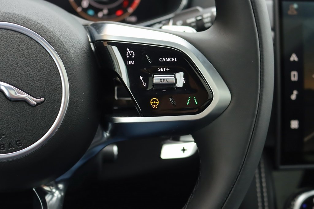 2026 JAGUAR F-PACE - Image 17