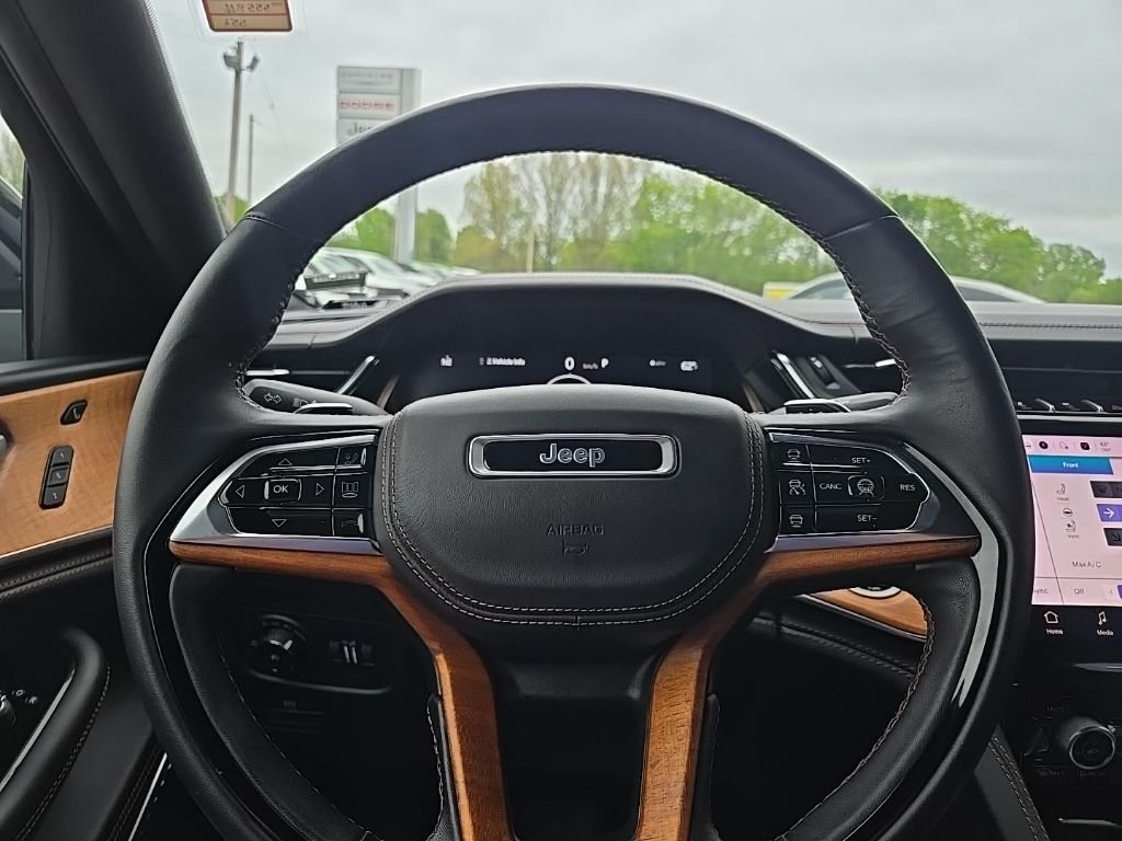 Used 2022 White Jeep Summit Reserve image 43