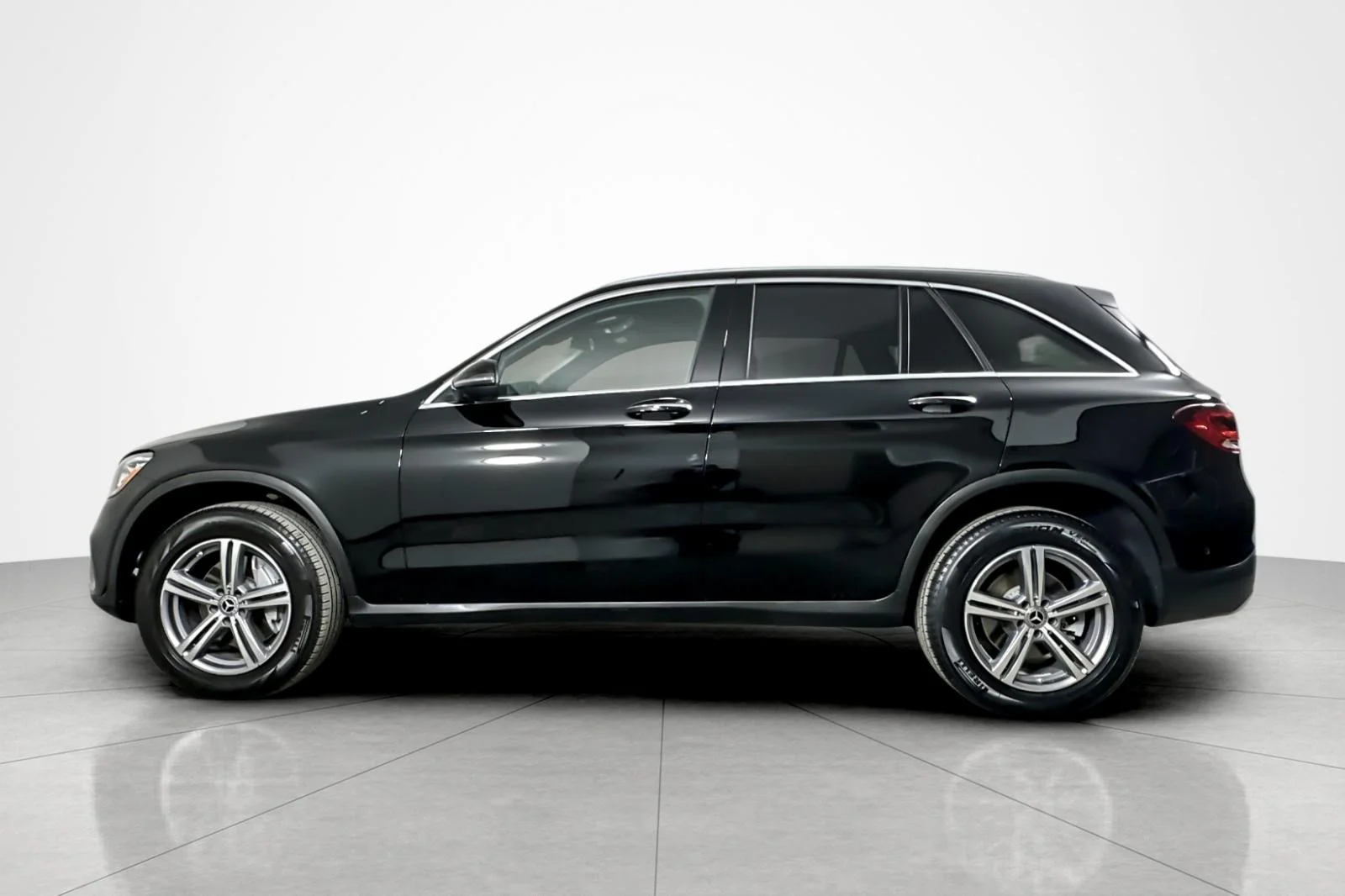 Used 2022 Black Mercedes-Benz GLC 300 4MATIC® SUV image 2