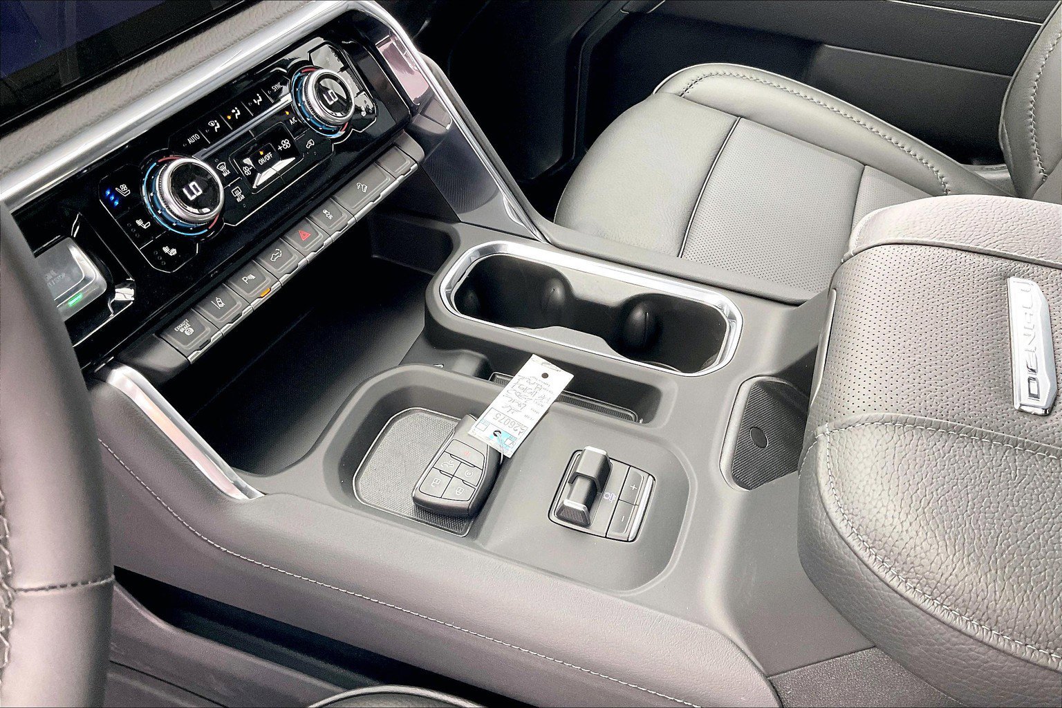 2026 GMC Sierra 2500HD Denali - Photo 8
