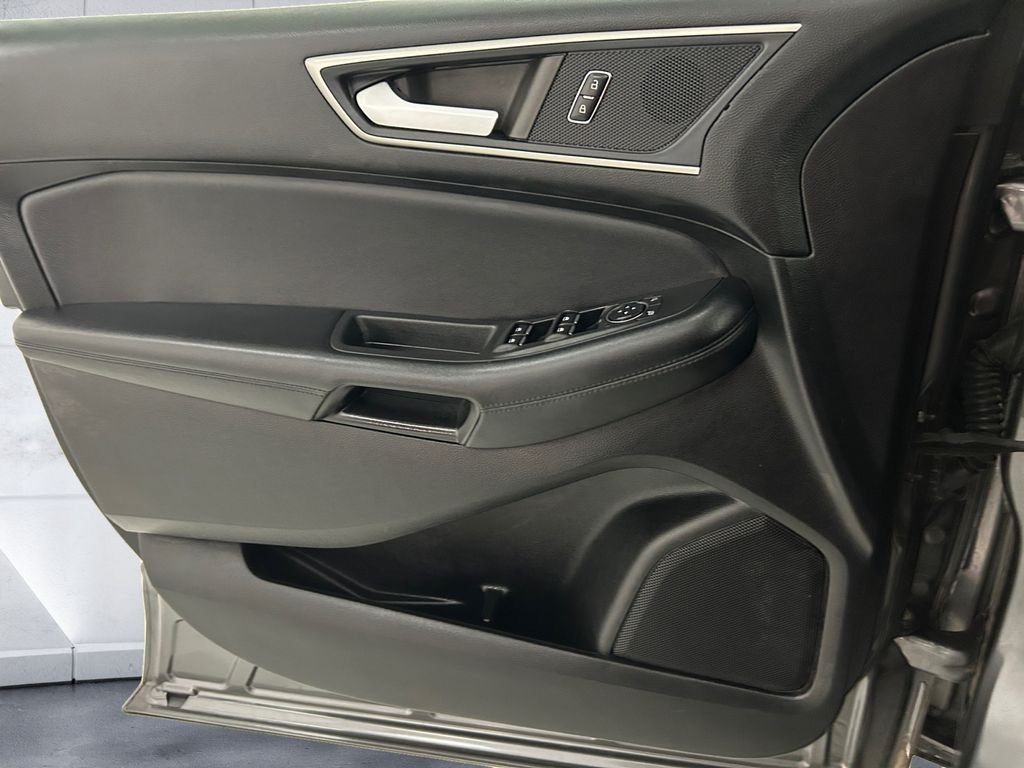 Used 2023 Gray Ford SEL image 12