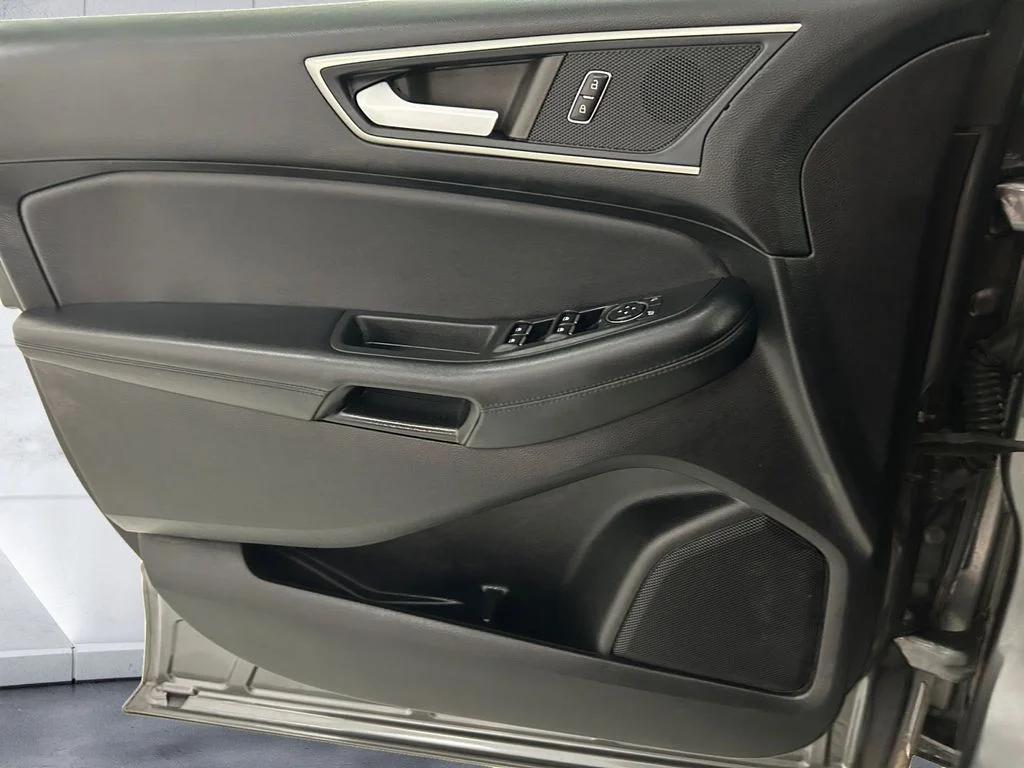 Used 2023 Gray Ford SEL image 12