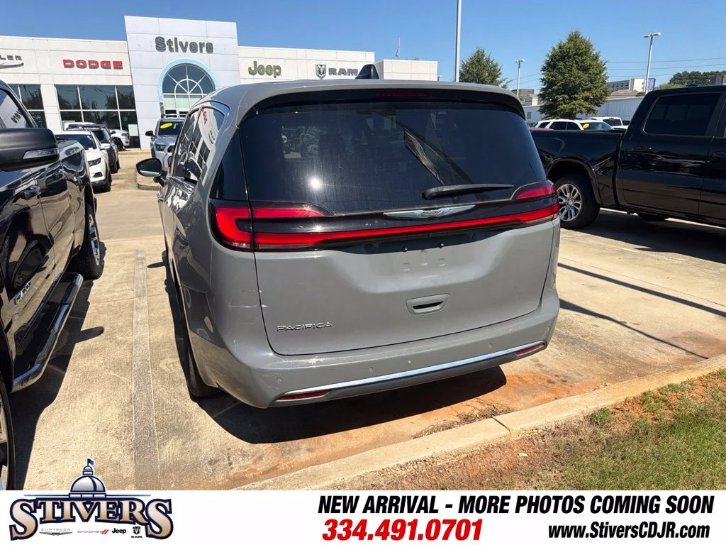 Used 2023 White Chrysler Touring L image 8