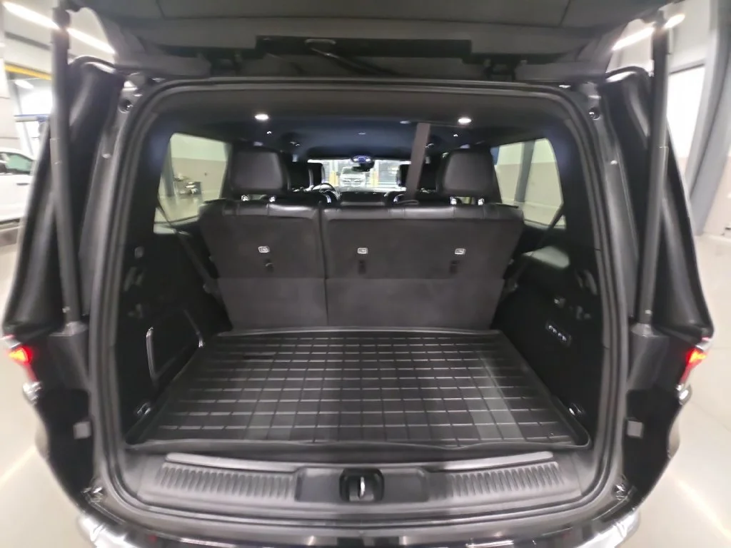 Used 2022 Black Jeep Series III image 29