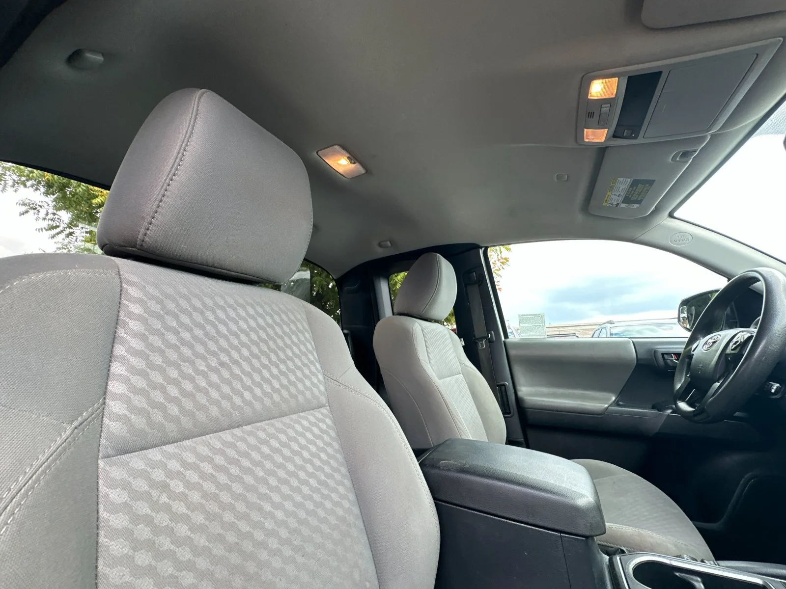 Used 2022 White Toyota SR image 16