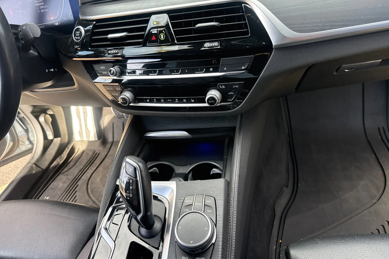 Used 2022 Blue BMW 530i image 18