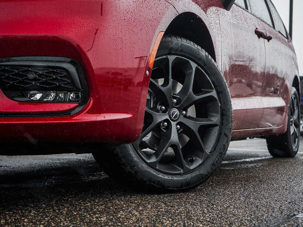 New 2026 Red Hot Pearlcoat Chrysler Limited image 6