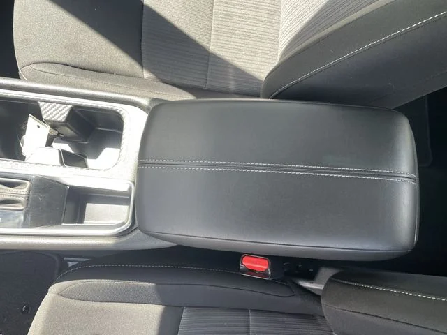 Used 2025 Gray Nissan SV image 27