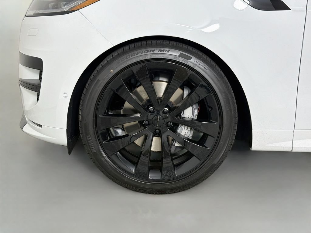 New 2026 Fuji White Land Rover Dynamic SE image 33