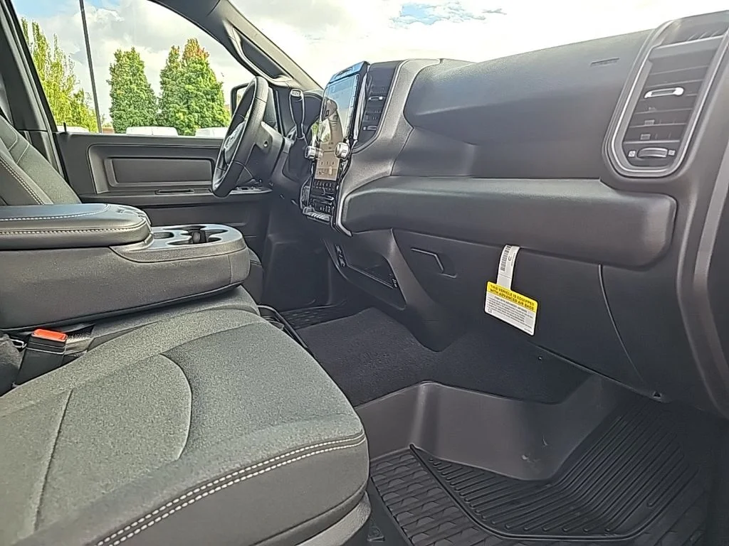 2025 RAM 3500 Tradesman - Photo 8