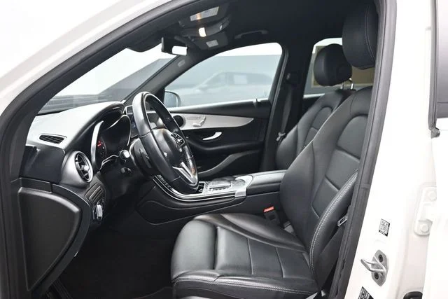 Used 2022 White Mercedes-Benz GLC 300 image 6