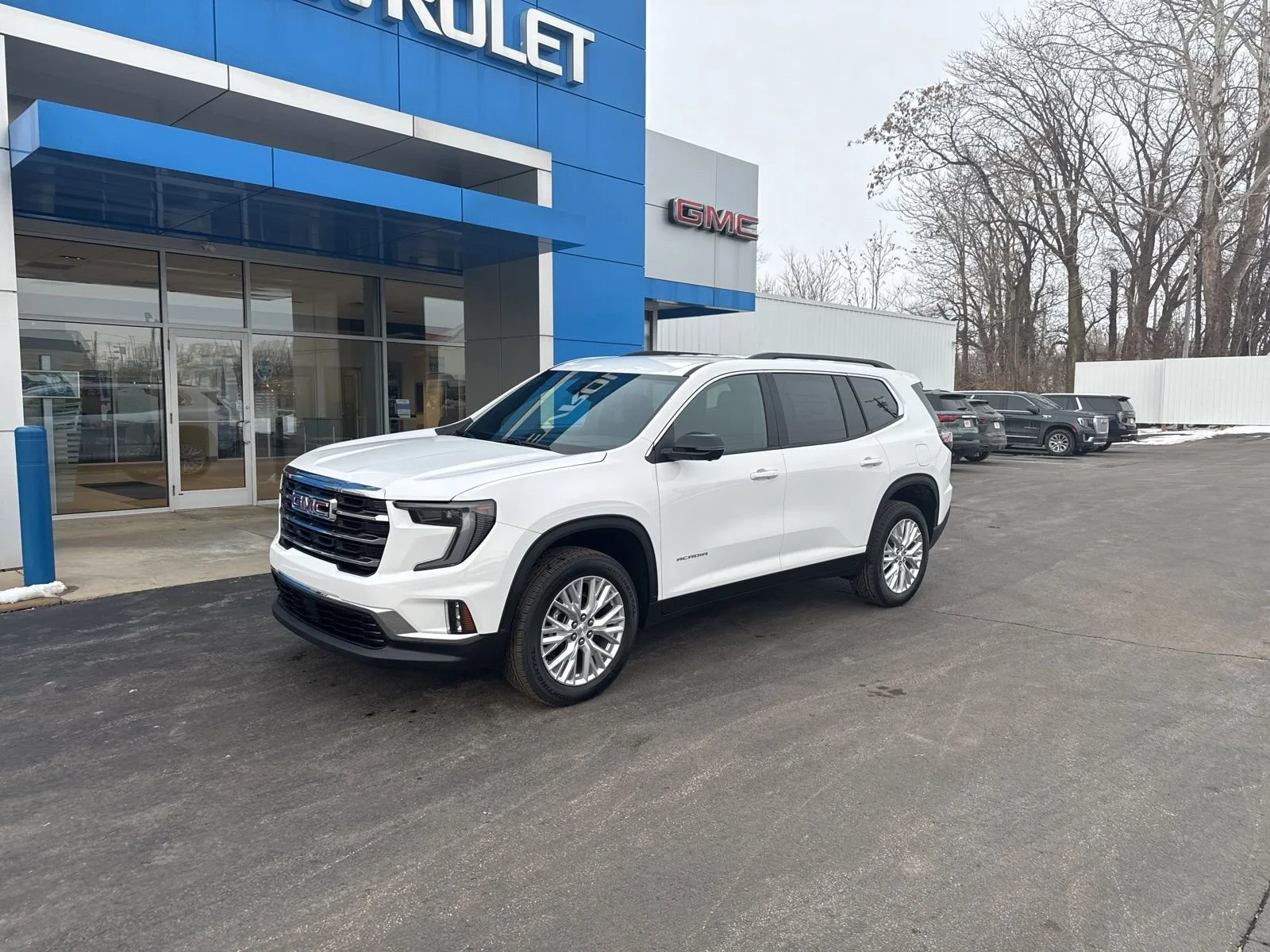 New 2026 Summit White GMC Elevation image 2