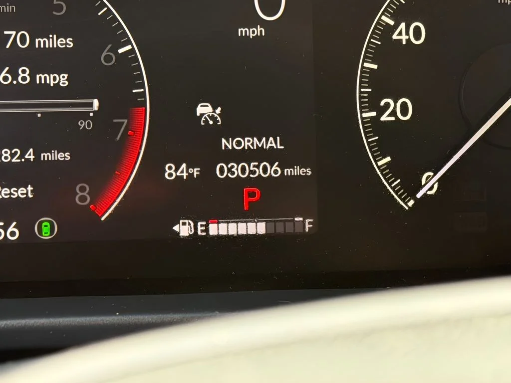 Used 2025 Platinum White Pearl Honda LX image 20