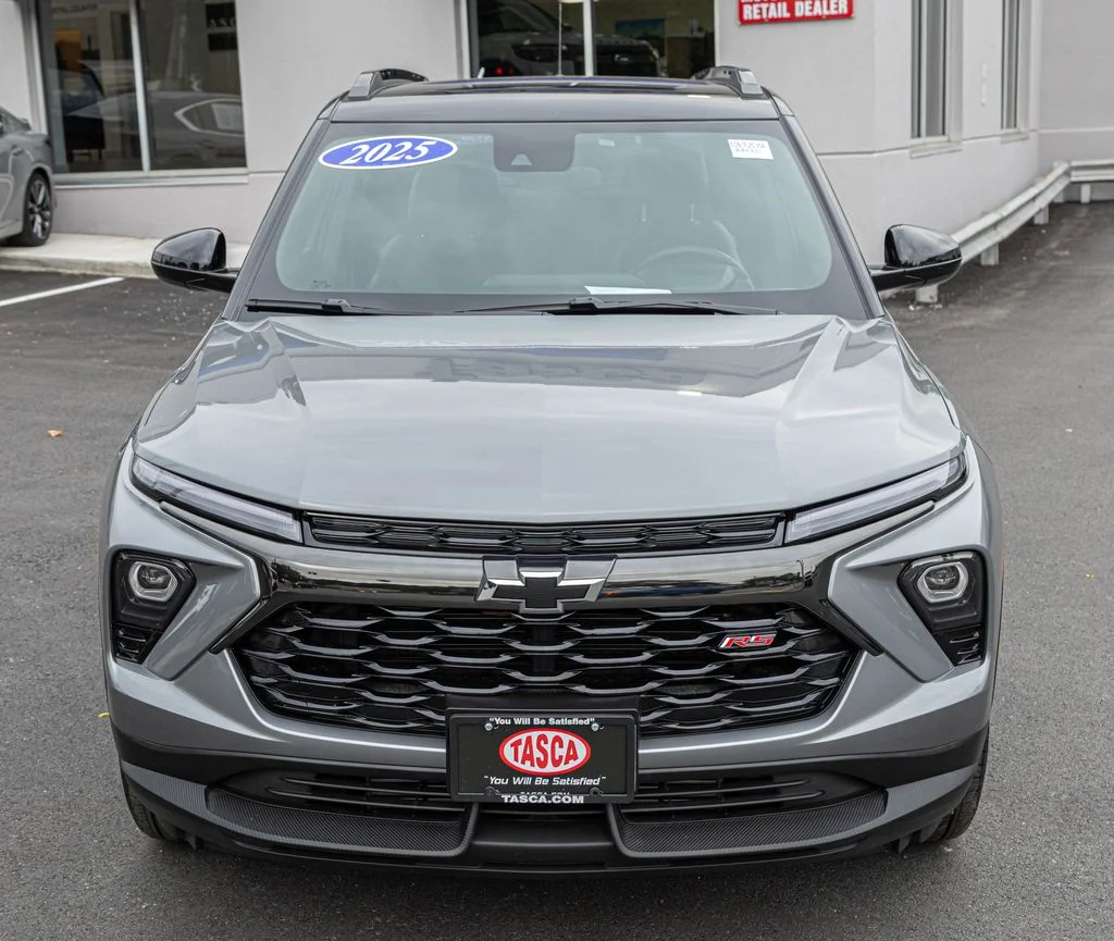 Used 2025 Gray Chevrolet RS image 9