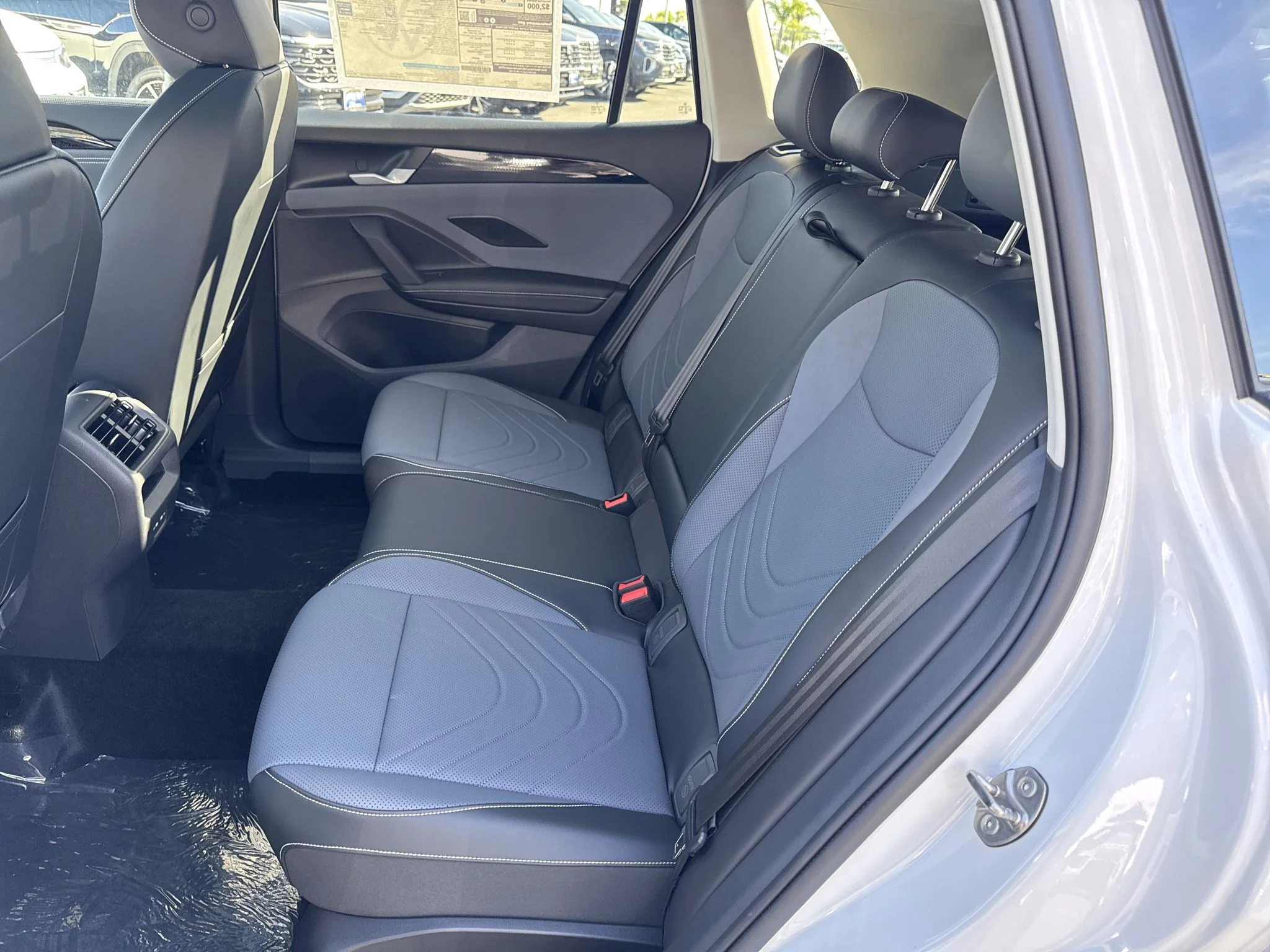 New 2026 Pure White Volkswagen SE image 32