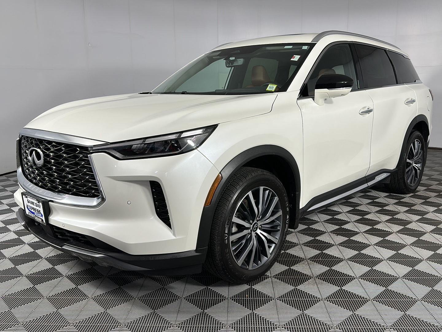Certified Used 2023 Majestic White INFINITI SENSORY image 17
