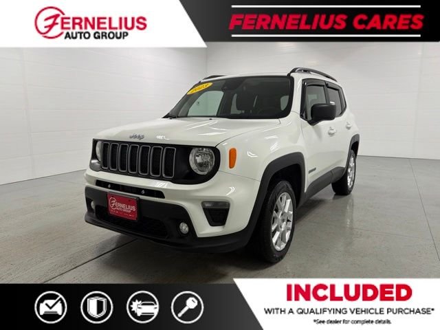Used 2023 White Jeep Latitude image 3