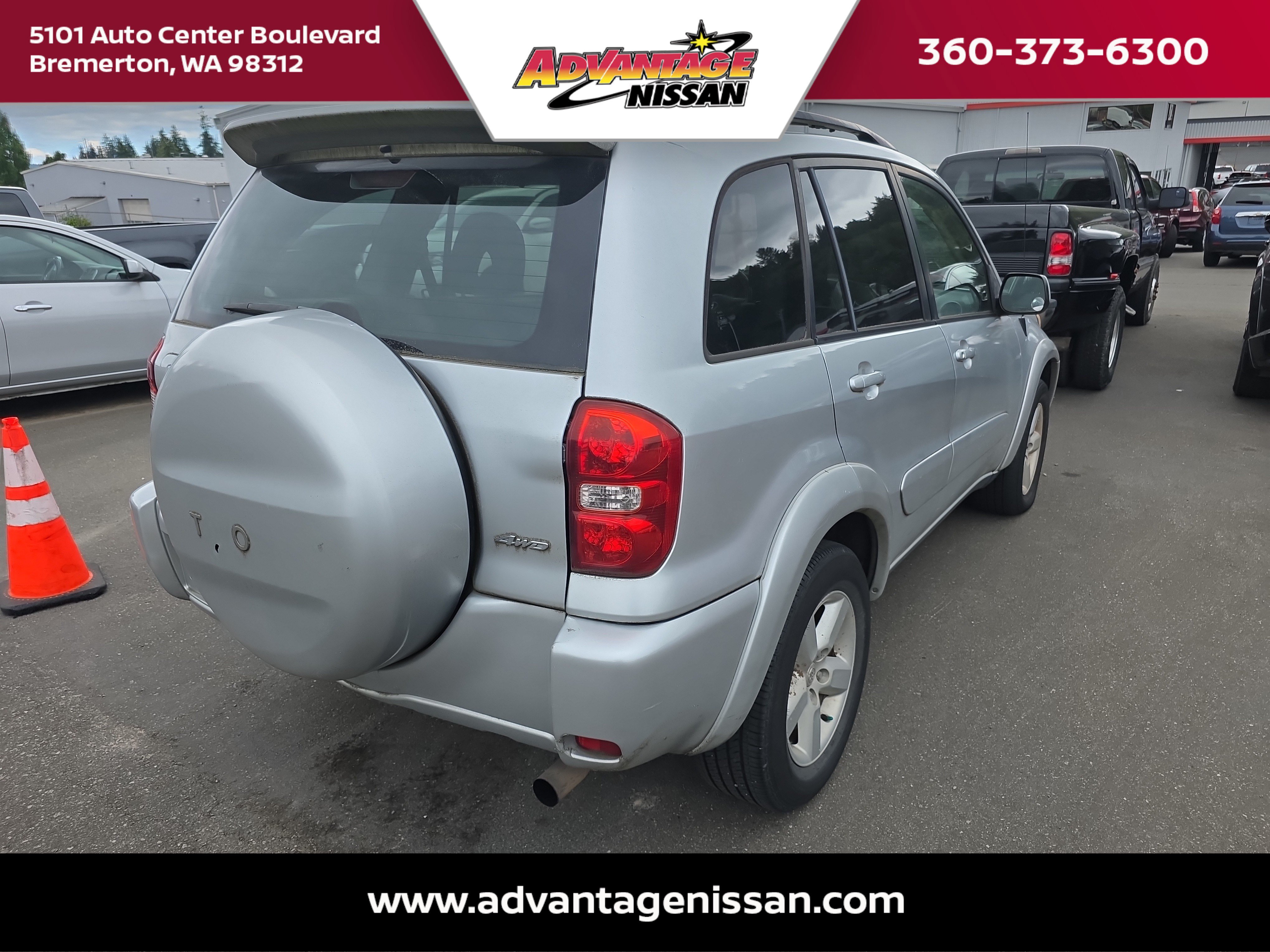 Used 2004 Silver Toyota Base image 4