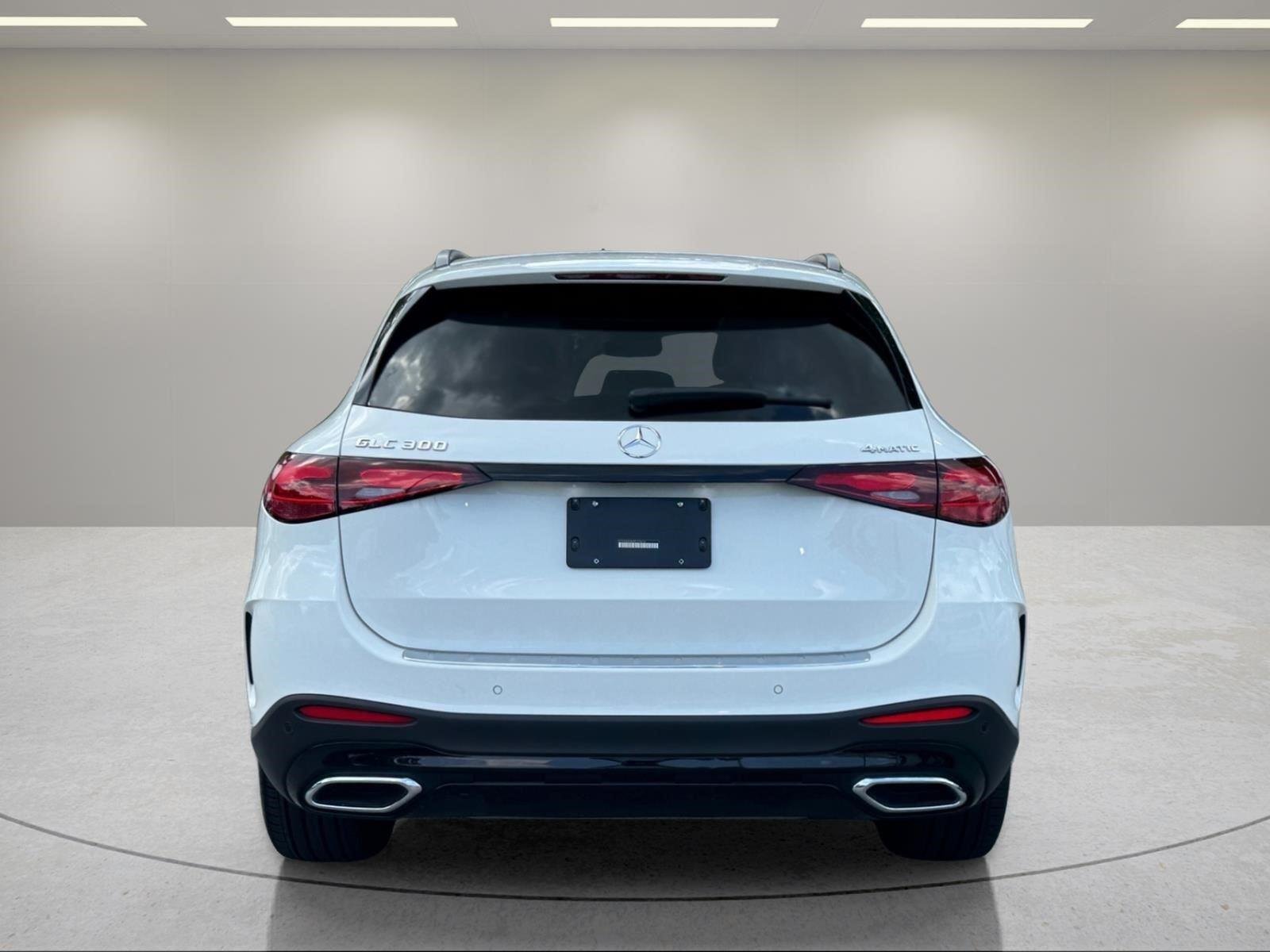 Used 2024 Polar White Mercedes-Benz GLC 300 image 4