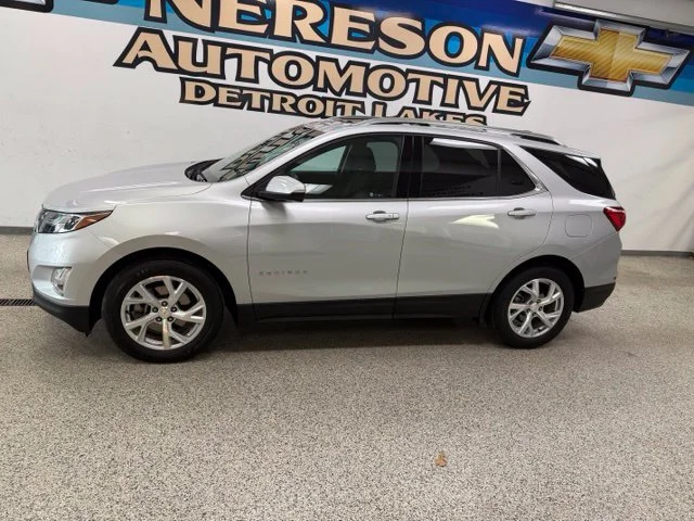 Used 2018 Chevrolet Equinox LT with VIN 2GNAXKEXXJ6153051 for sale in Detroit Lakes, Minnesota