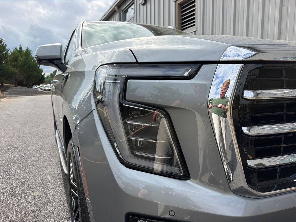 Used 2025 Sterling Metallic GMC Elevation image 9