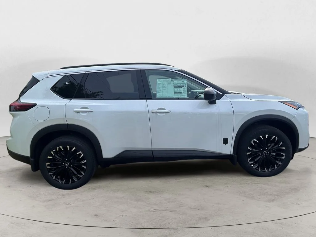 New 2026 Everest White Pearl Tricoat Nissan Dark Armor image 6