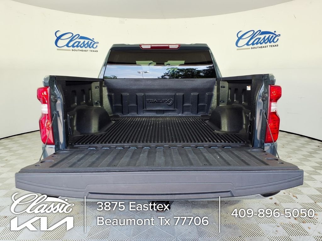 Used 2025 Gray Chevrolet LT image 5