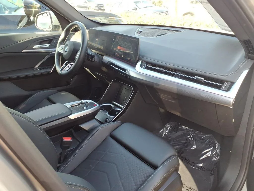 Used 2026 Silver BMW xDrive28i image 25