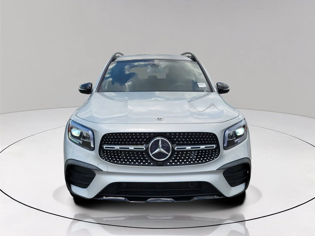 Certified Used 2023  Mercedes-Benz GLB 250 image 2