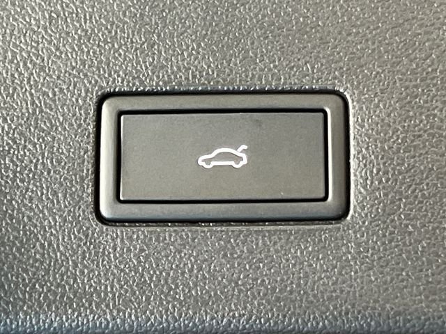 New 2026 Black Volkswagen 2.0T SE w/Technology image 5