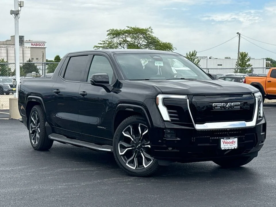 2025 GMC Sierra EV Denali - Photo 2