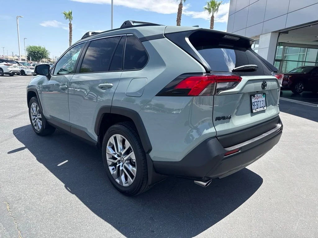 Certified Used 2023  Toyota XLE Premium image 5