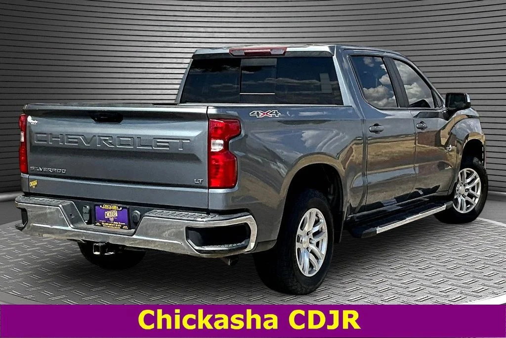 Used 2020 Gray Chevrolet LT image 6